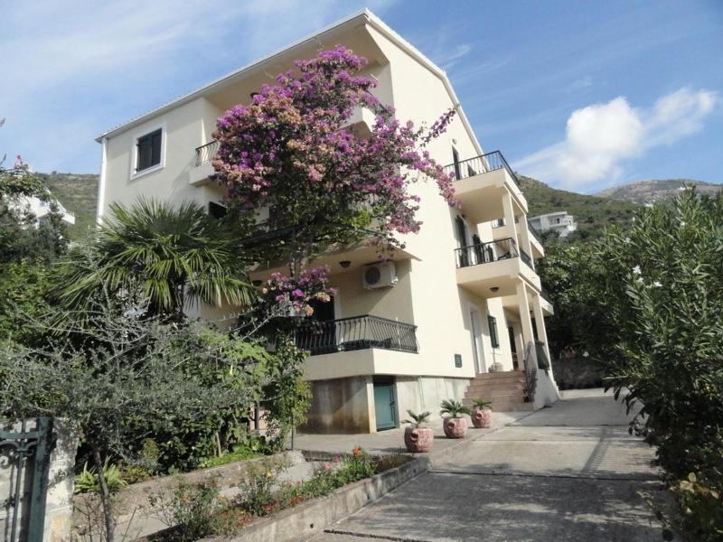 Apartments&Rooms M Petrovac Buitenkant foto
