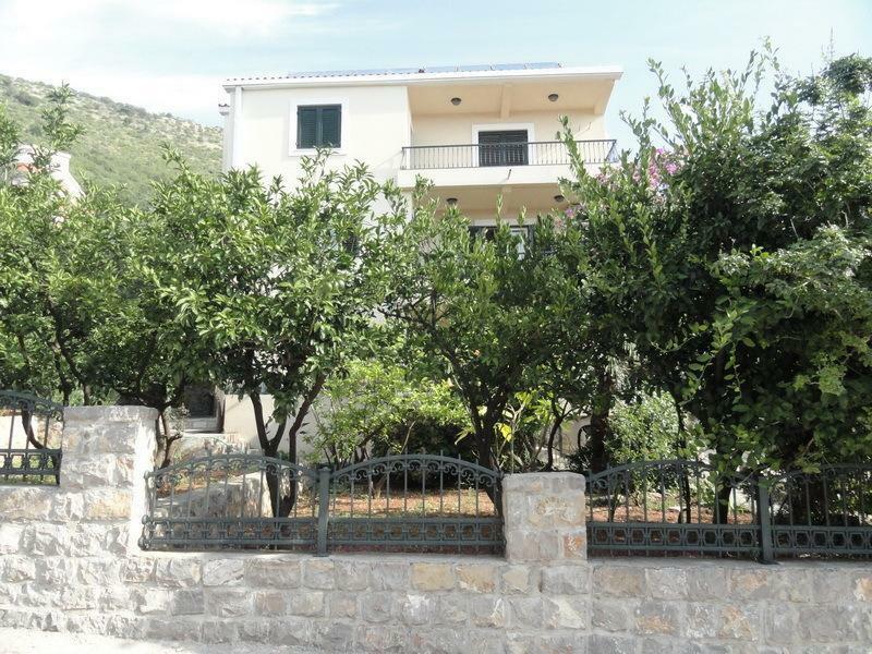 Apartments&Rooms M Petrovac Buitenkant foto